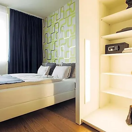 Harry's & Otel 4*